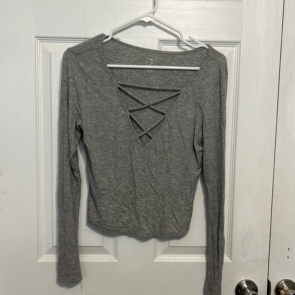 Grey Long Sleeve Tshirt Euc